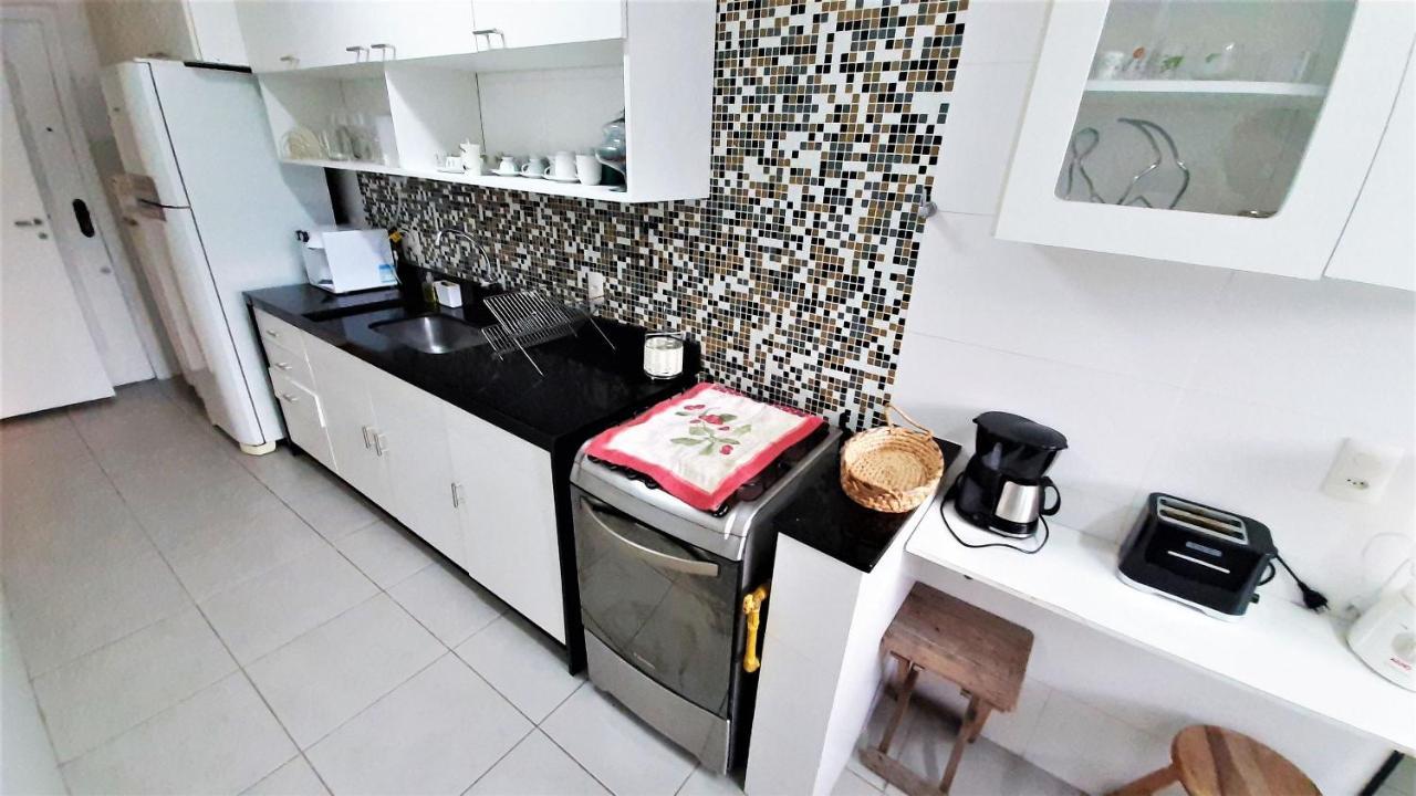 Lindo Apto Em Area Nobre Do Ate 6 Pessoas Apartamento *